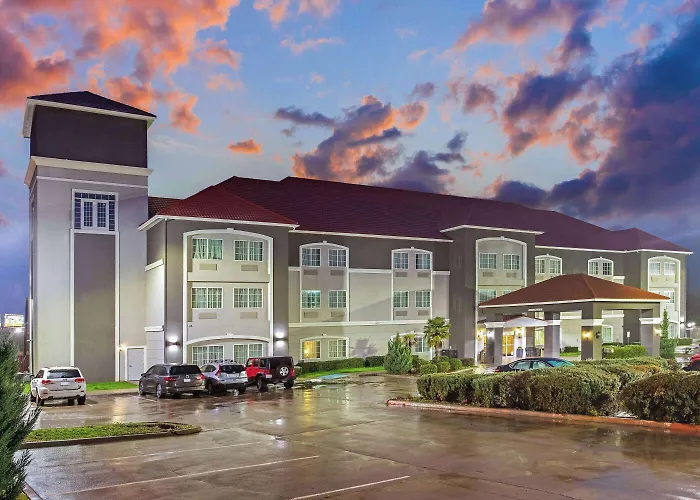 La Quinta By Wyndham Cleburne
